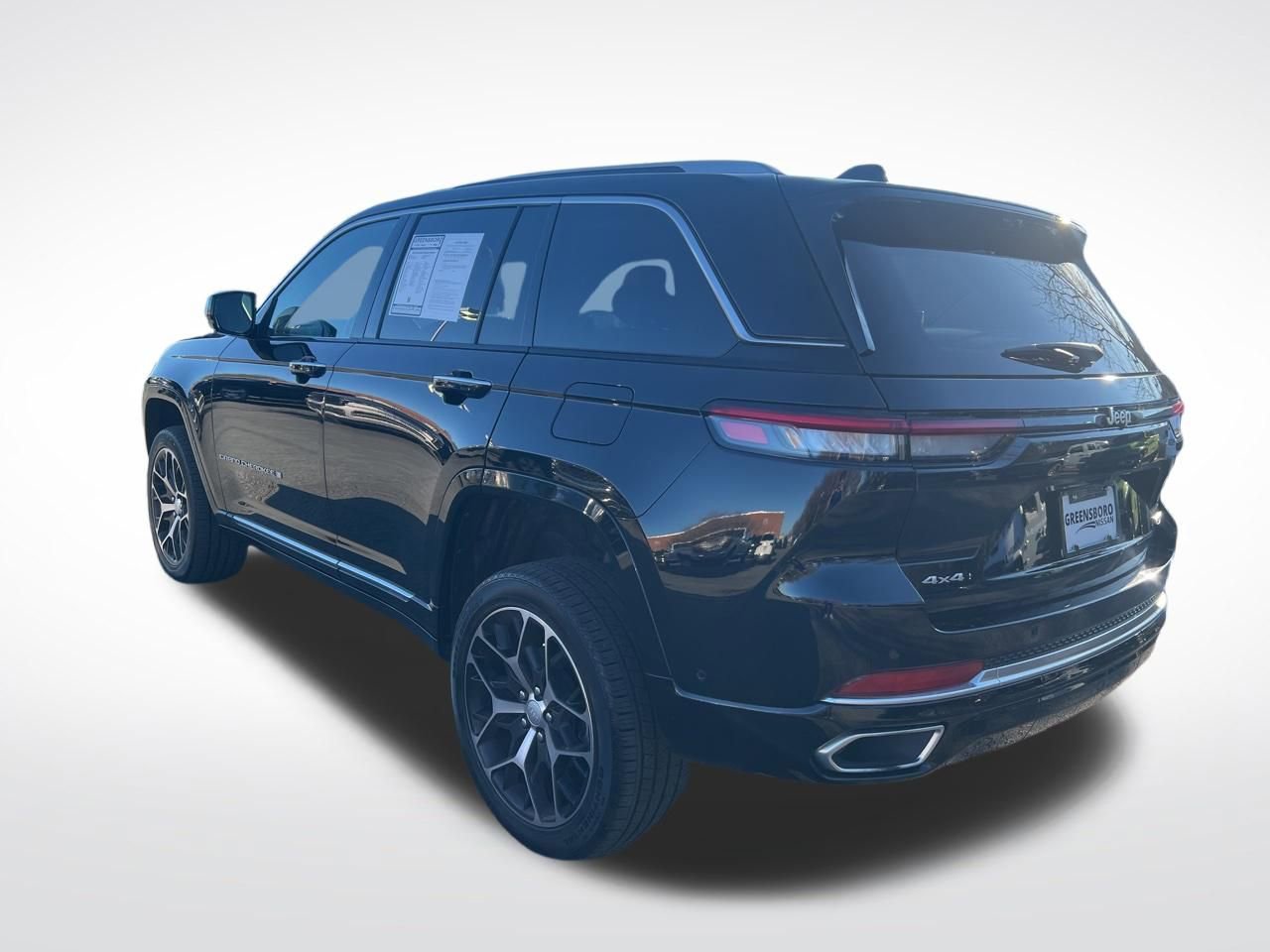 Used 2023 Jeep Grand Cherokee Summit image 3