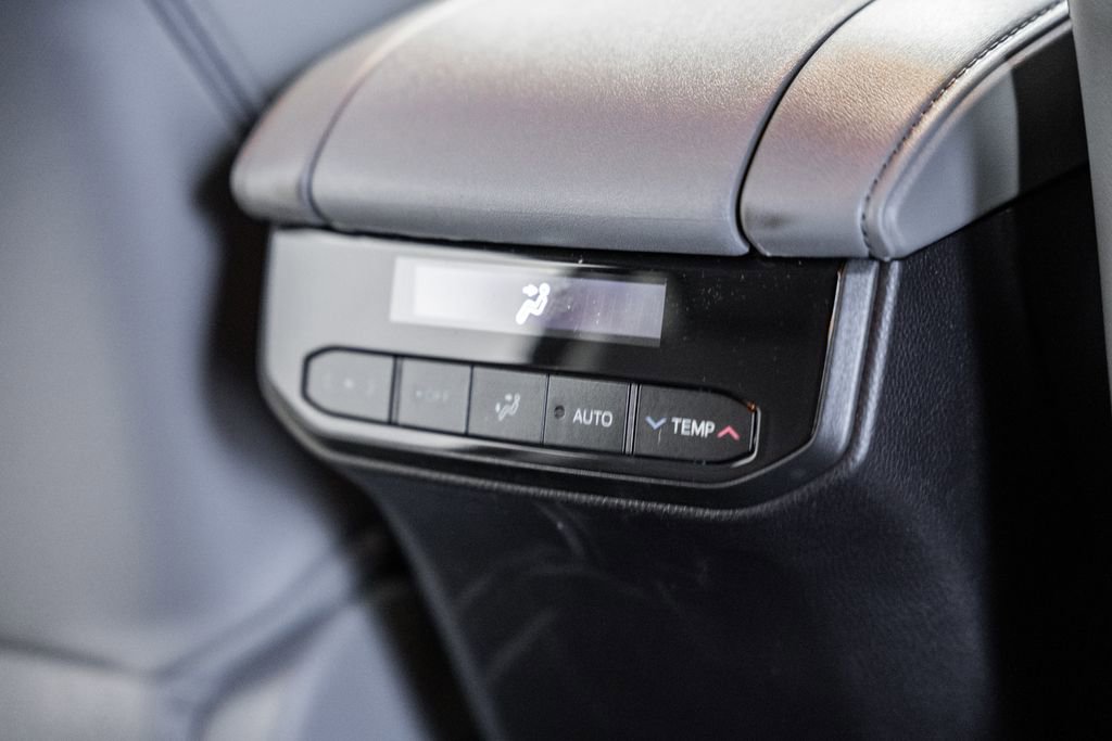 New 2026 Toyota Highlander Limited image 40