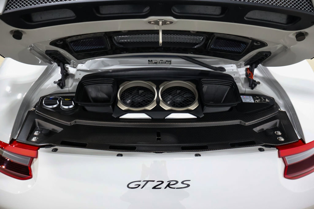 Used 2018 Porsche 911 GT2 RS w/ Weissach Package RWD image 45