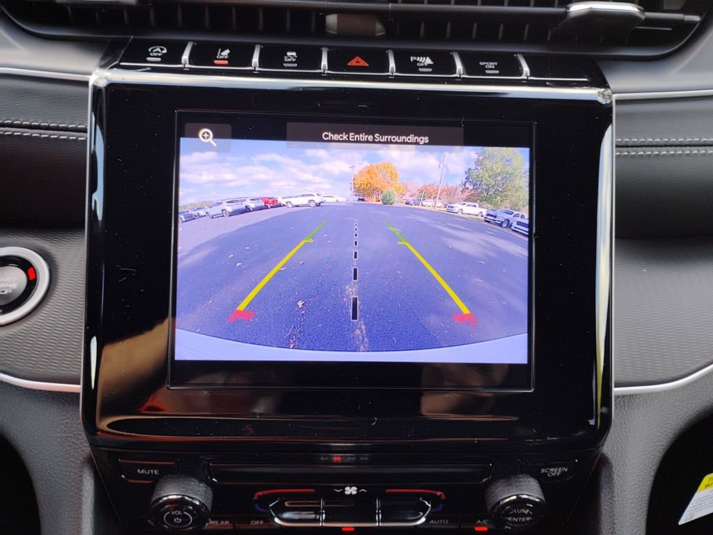 New 2025 Jeep Grand Cherokee Laredo X w/ Trailer Tow Package image 33