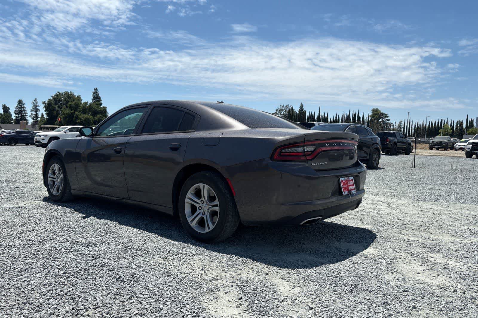 Used 2015 Dodge Charger SE w/ Popular Equipment Group RWD image 7