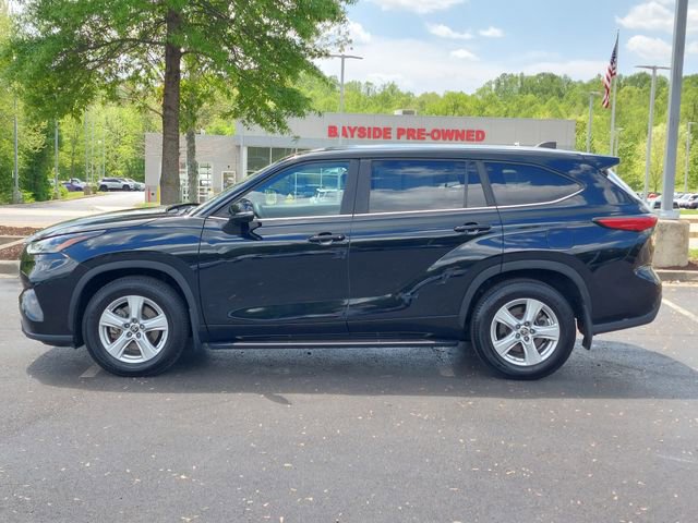 Used 2023 Toyota Highlander L AWD/4WD image 10