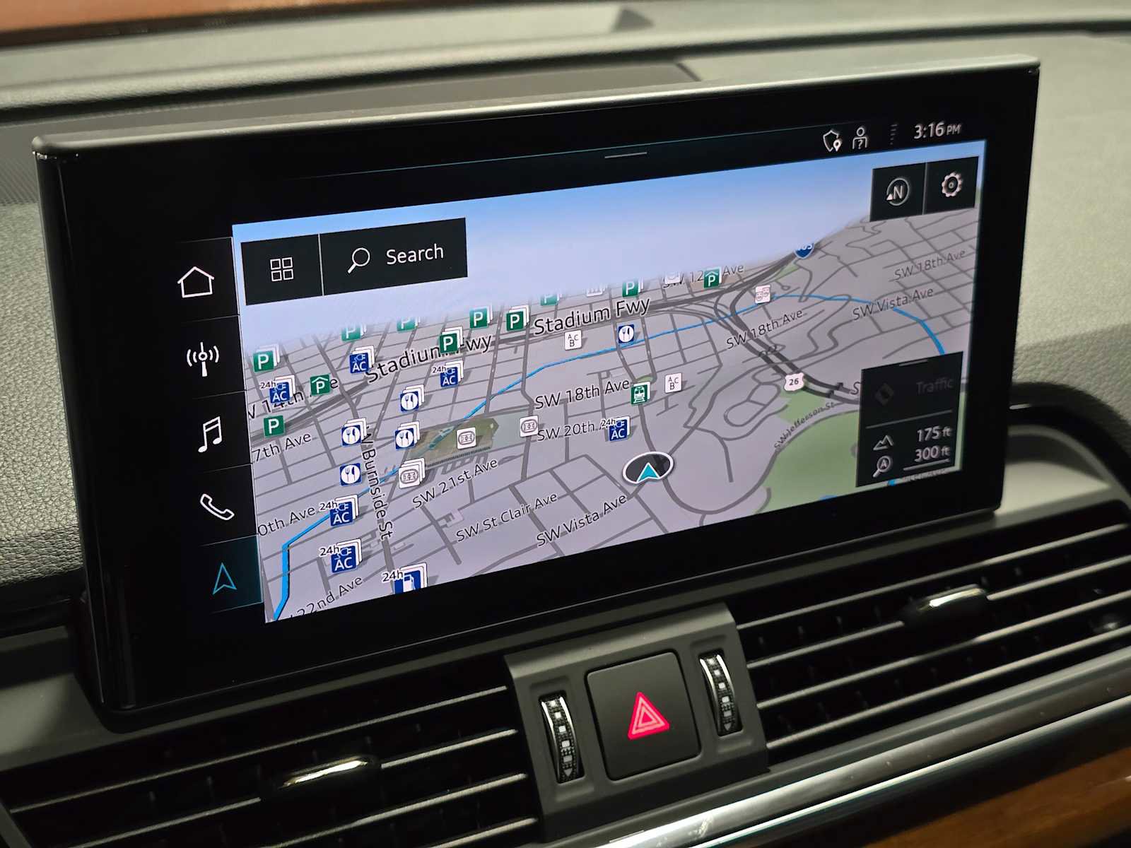 Used 2021 Audi Q5 e Prestige w/ Prestige Package image 33