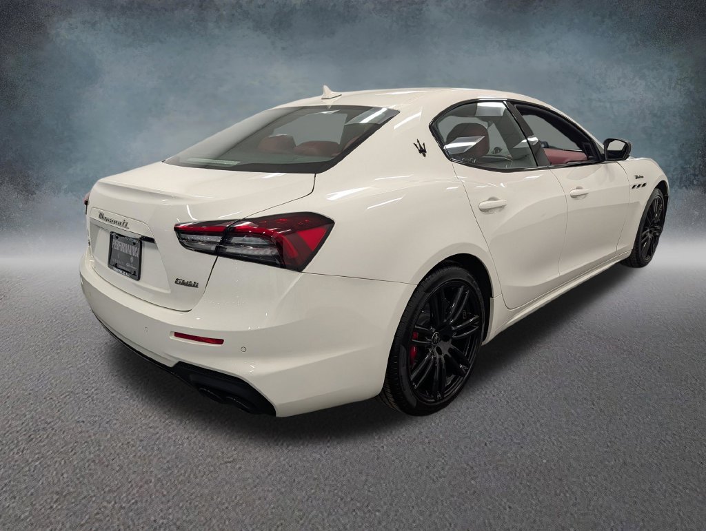Used 2023 Maserati Ghibli Modena Q4 AWD/4WD image 4