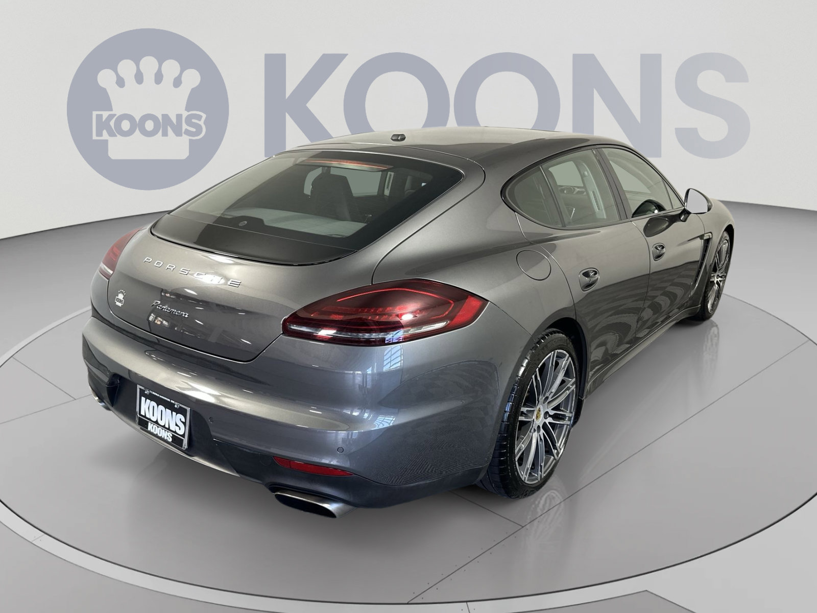 Used 2016 Porsche Panamera RWD image 7