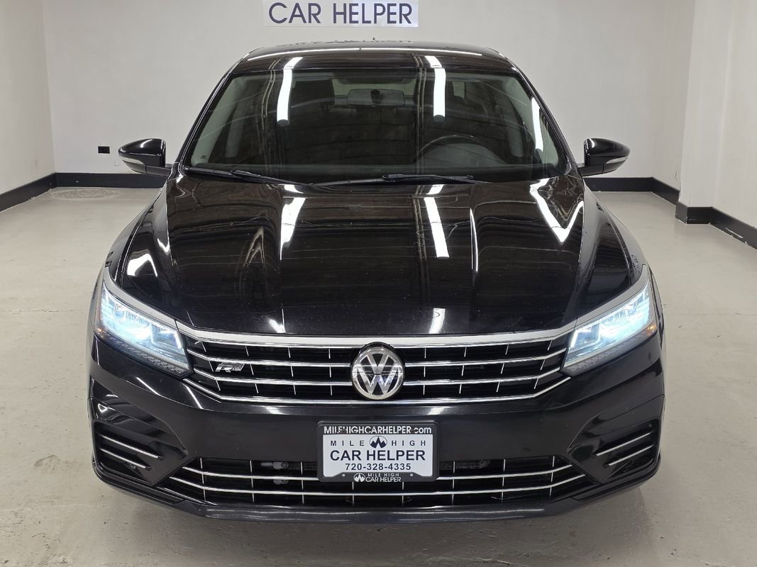 Used 2017 Volkswagen Passat 1.8T R-Line w/ R-Line Lighting Package image 2