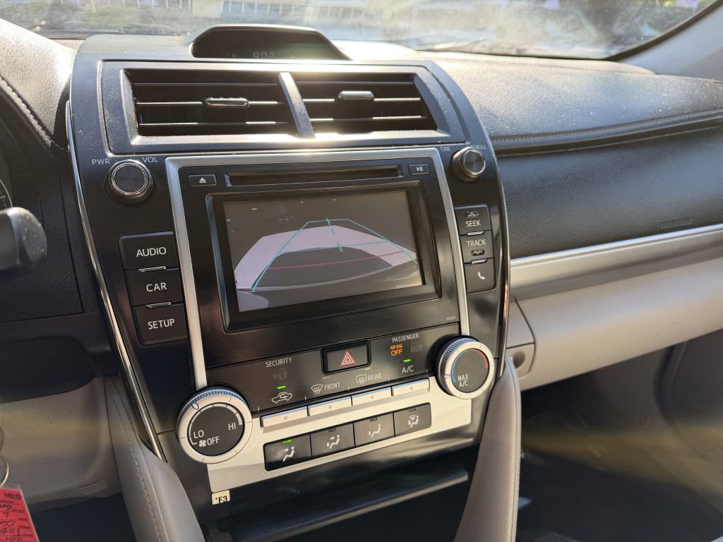 Used 2014 Toyota Camry LE FWD image 10