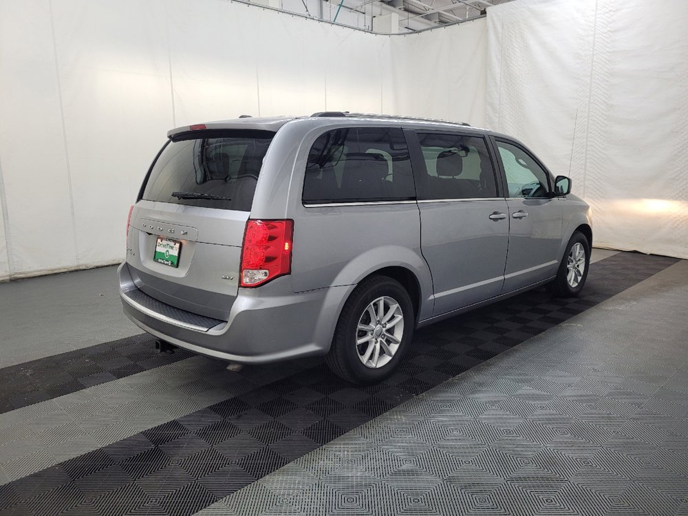 Used 2019 Dodge Grand Caravan SXT w/ Driver Convenience Group FWD image 9