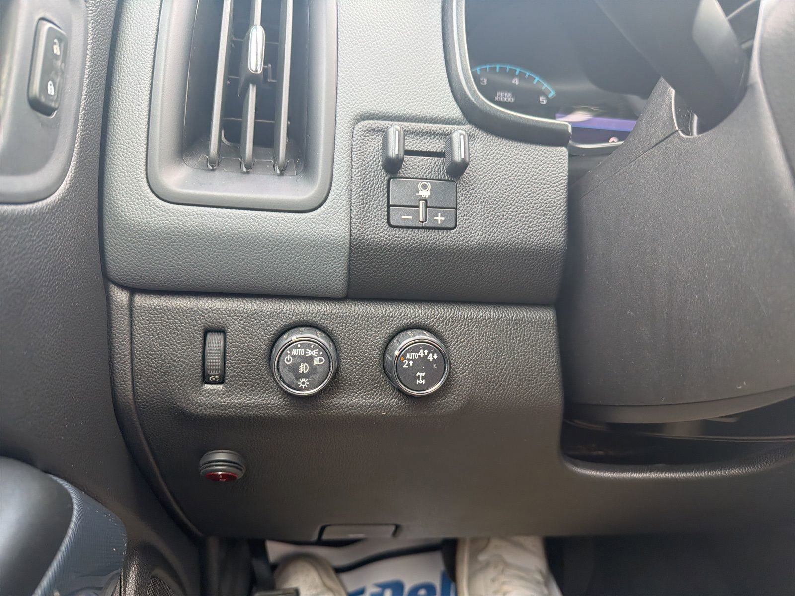 Used 2019 Chevrolet Colorado Z71 w/ Z71 Midnight Edition image 18