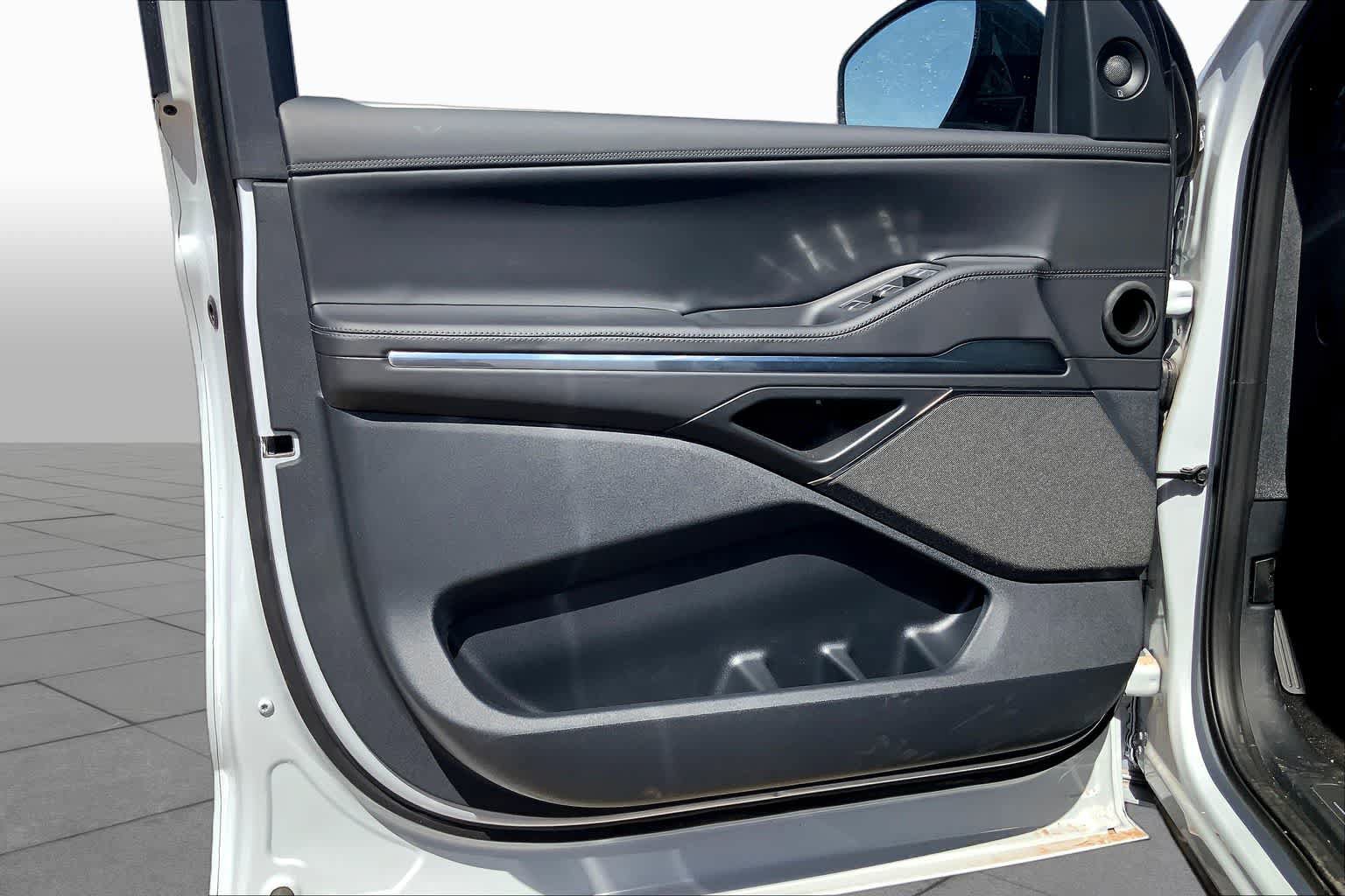 New 2026 Lincoln Navigator Reserve w/ Jet Appearance Package AWD/4WD image 10