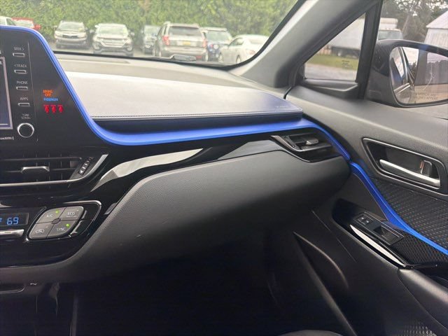 Used 2021 Toyota C-HR XLE FWD image 30