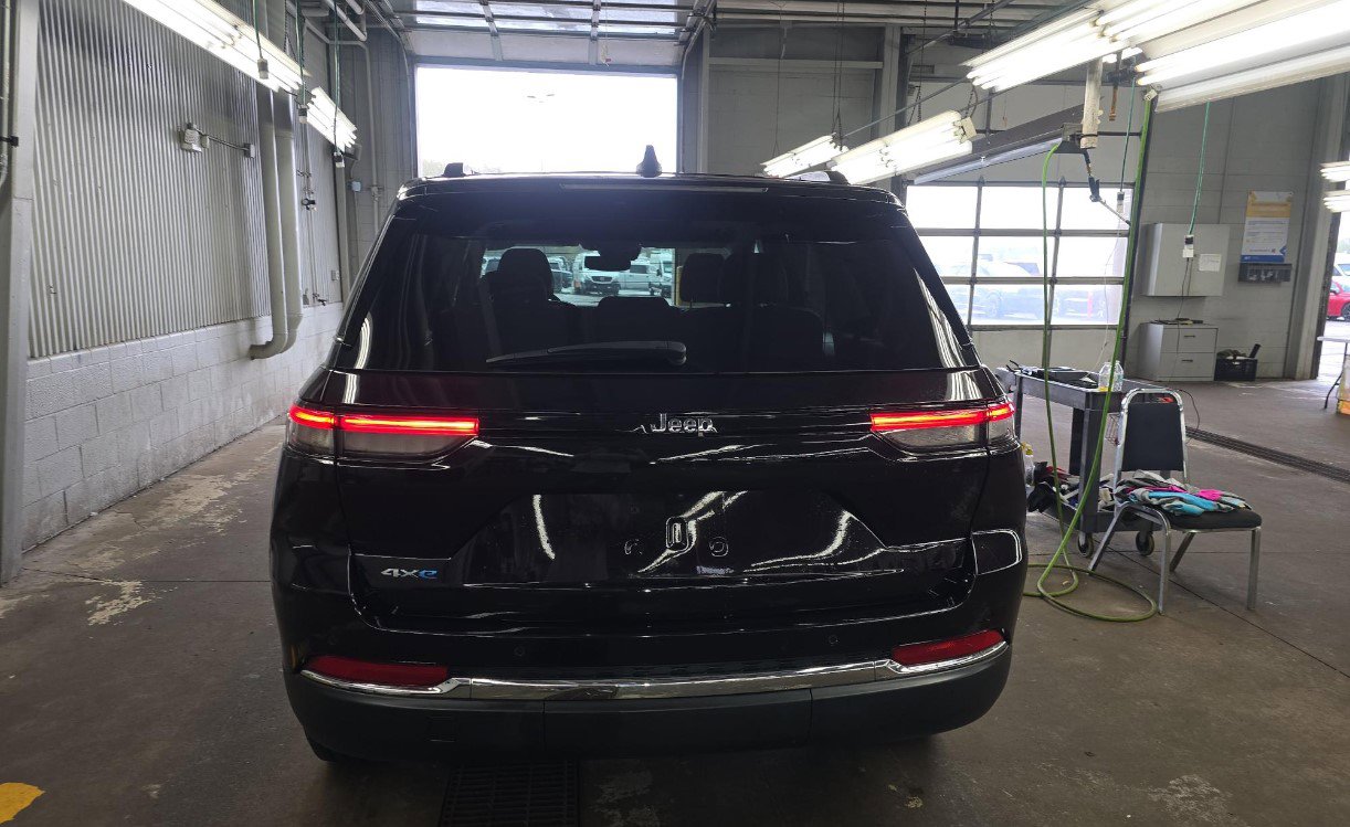 Used 2022 Jeep Grand Cherokee Limited 4xe AWD/4WD image 5