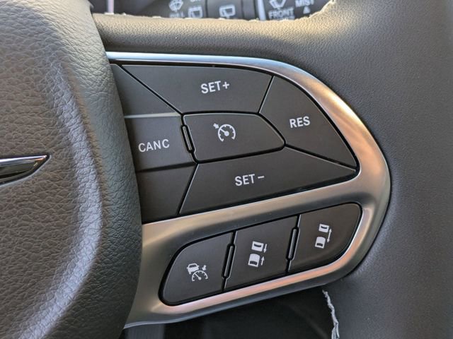 New 2026 Chrysler Pacifica Select FWD image 16