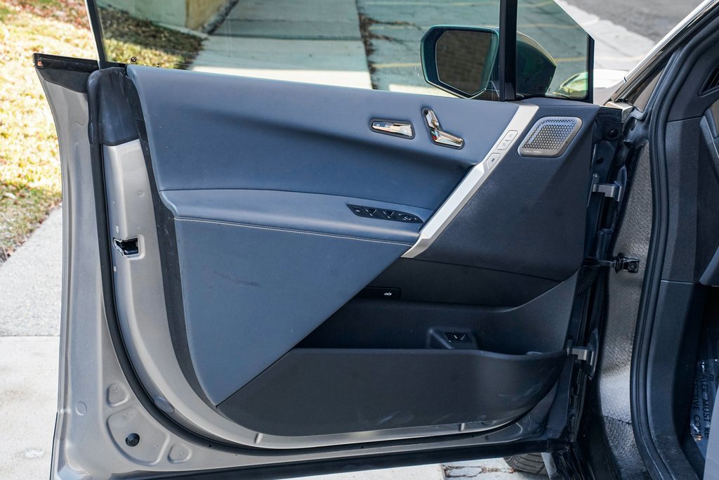 Used 2023 BMW iX M60 w/ Executive Package image 8