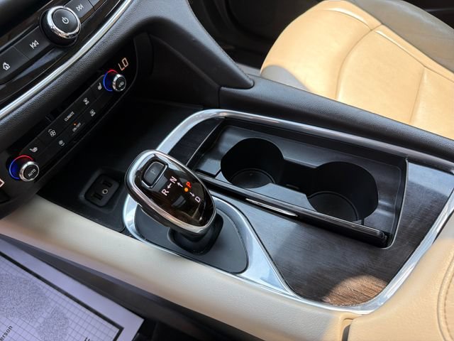 Used 2019 Buick Enclave Essence AWD/4WD image 25