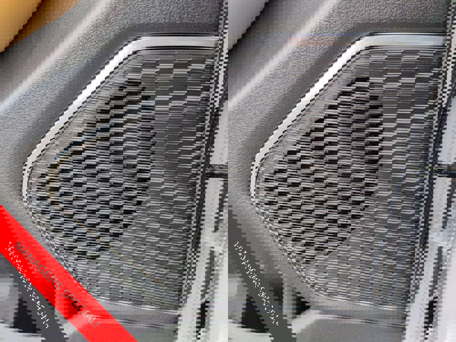 New 2025 Jeep Grand Cherokee Summit image 29