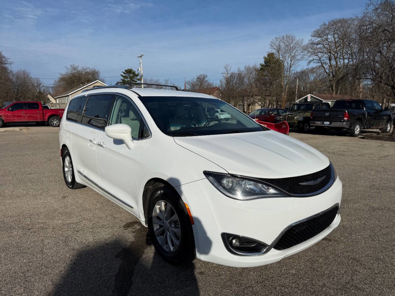 Used 2018 Chrysler Pacifica Touring-L image 7