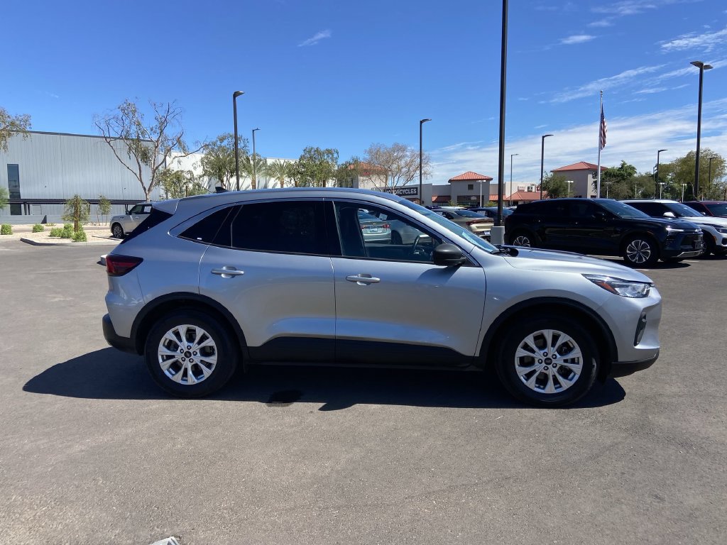 Used 2024 Ford Escape Active FWD image 2