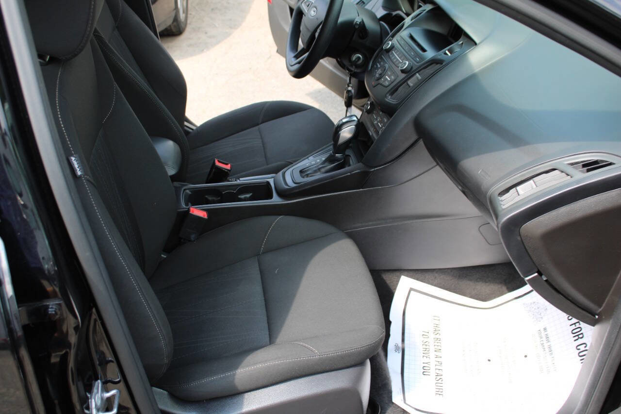 Used 2016 Ford Focus SE image 35
