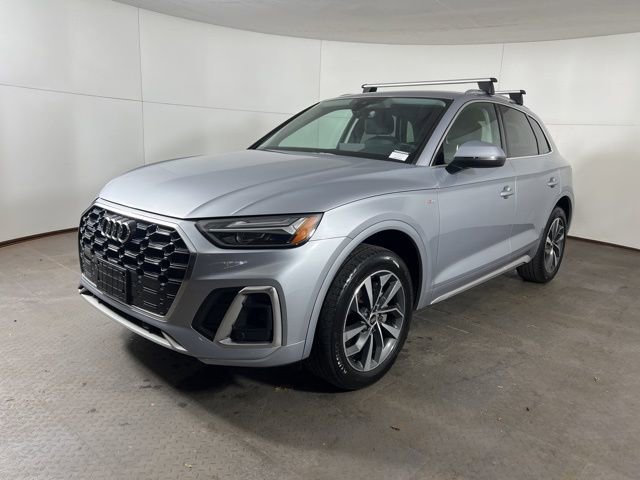 Used 2023 Audi Q5 2.0T Premium w/ Convenience Package image 4