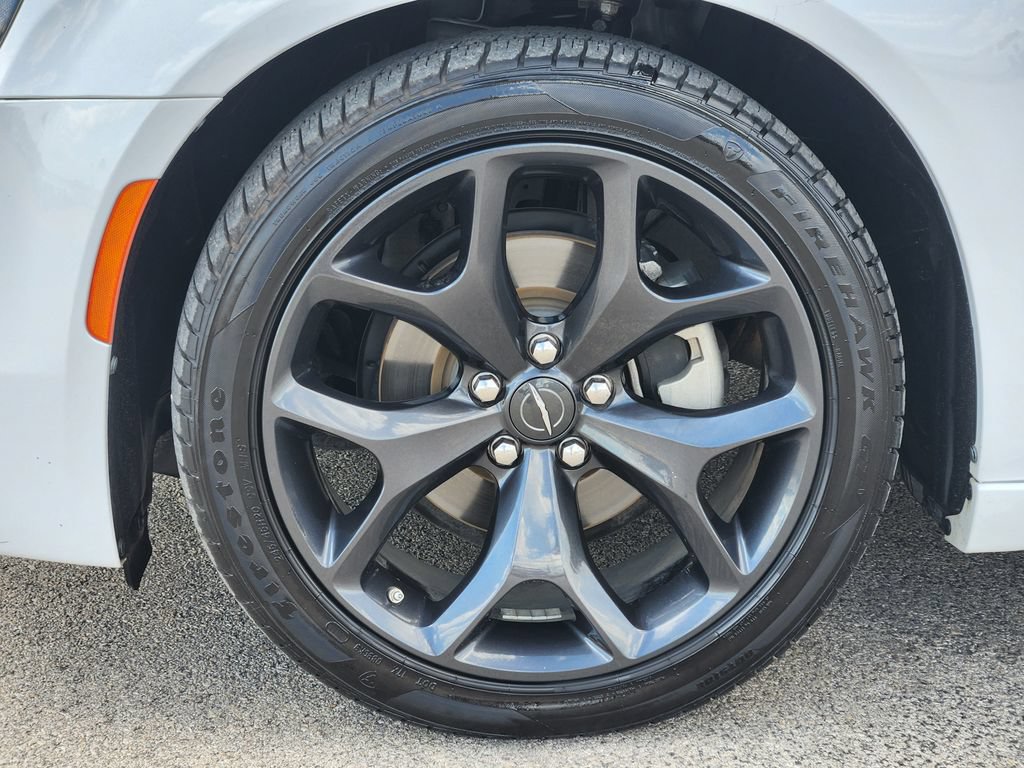 Used 2023 Chrysler 300 Touring w/ Sport Appearance Package RWD image 10