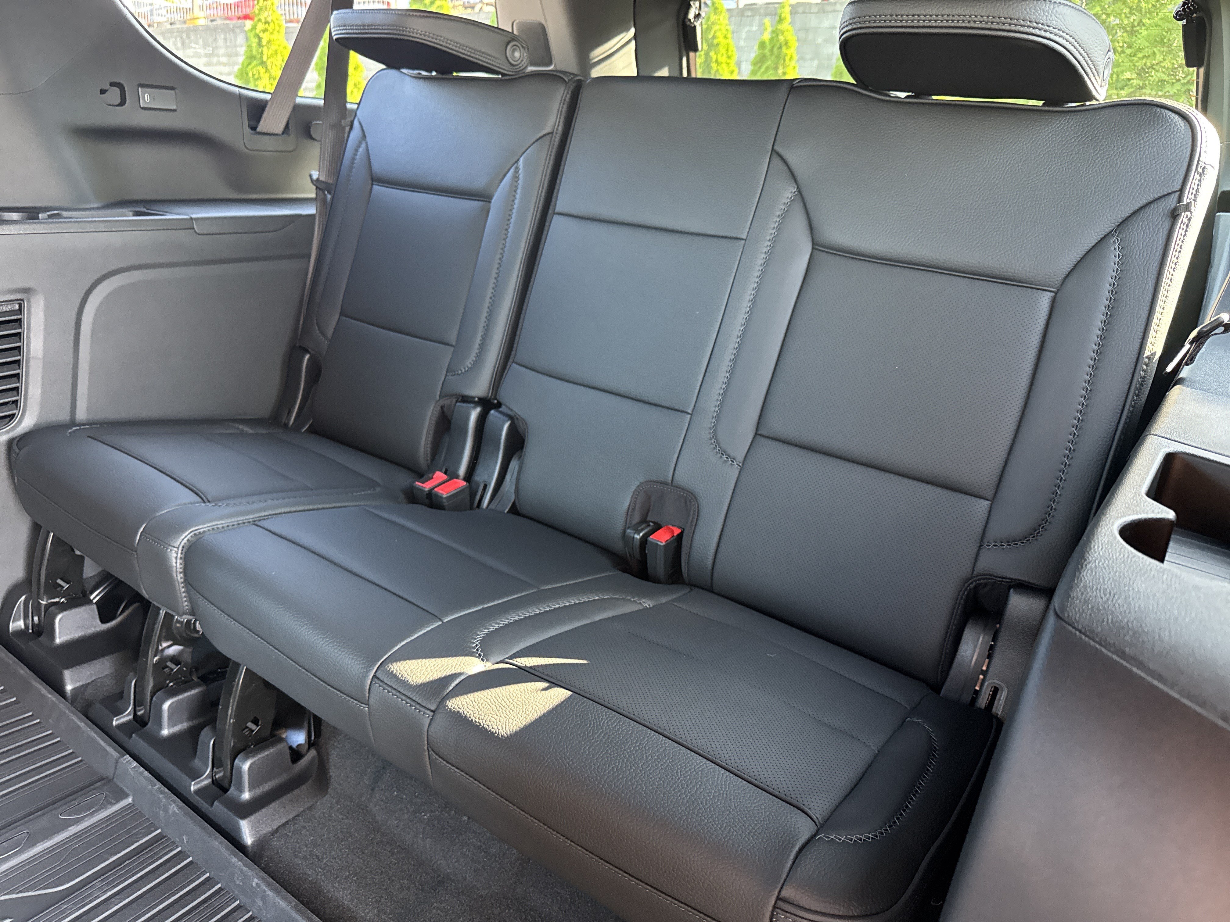 New 2026 GMC Yukon XL Denali w/ Denali Reserve Package RWD image 35