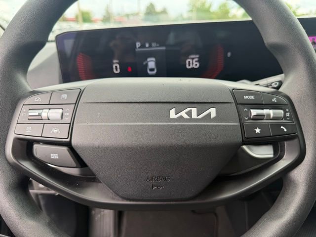 Used 2025 Kia K4 LXS image 12
