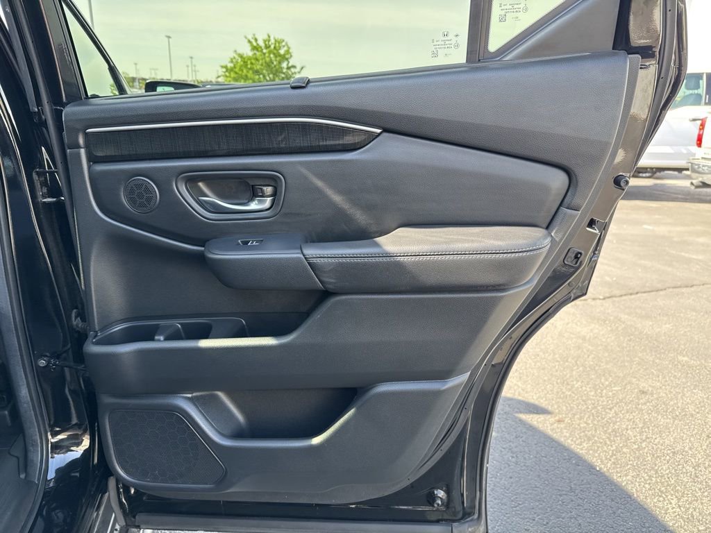 Used 2025 Honda Pilot Elite image 41