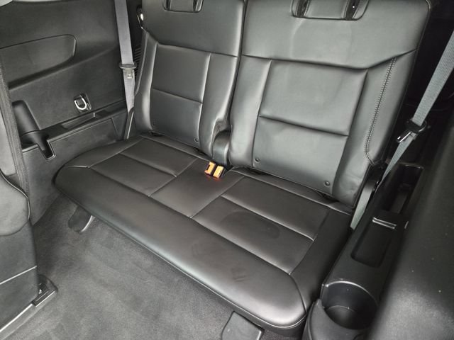 Used 2024 Ford Explorer XLT w/ Equipment Group 202A RWD image 30