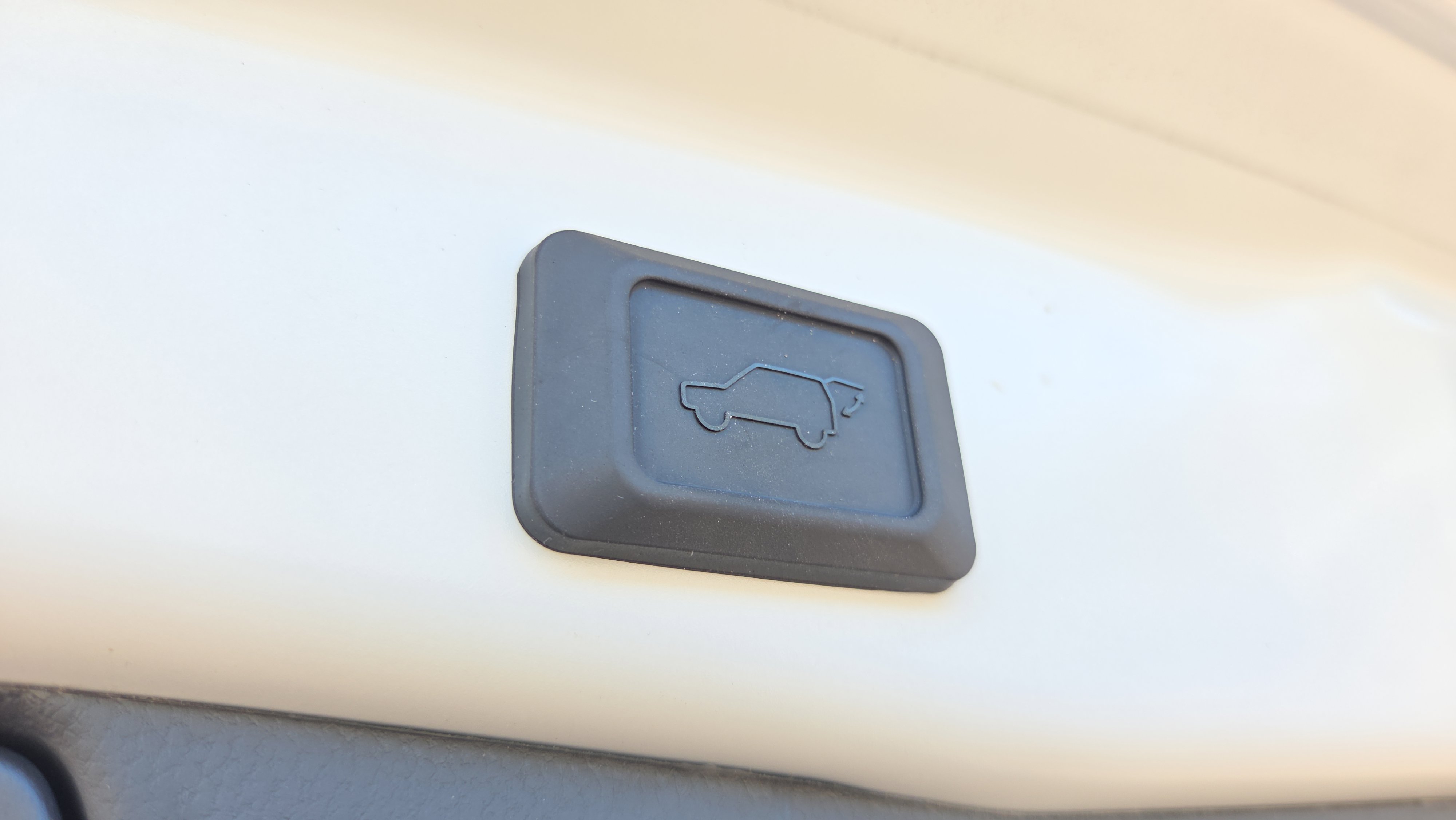 Used 2025 Toyota RAV4 XLE image 26