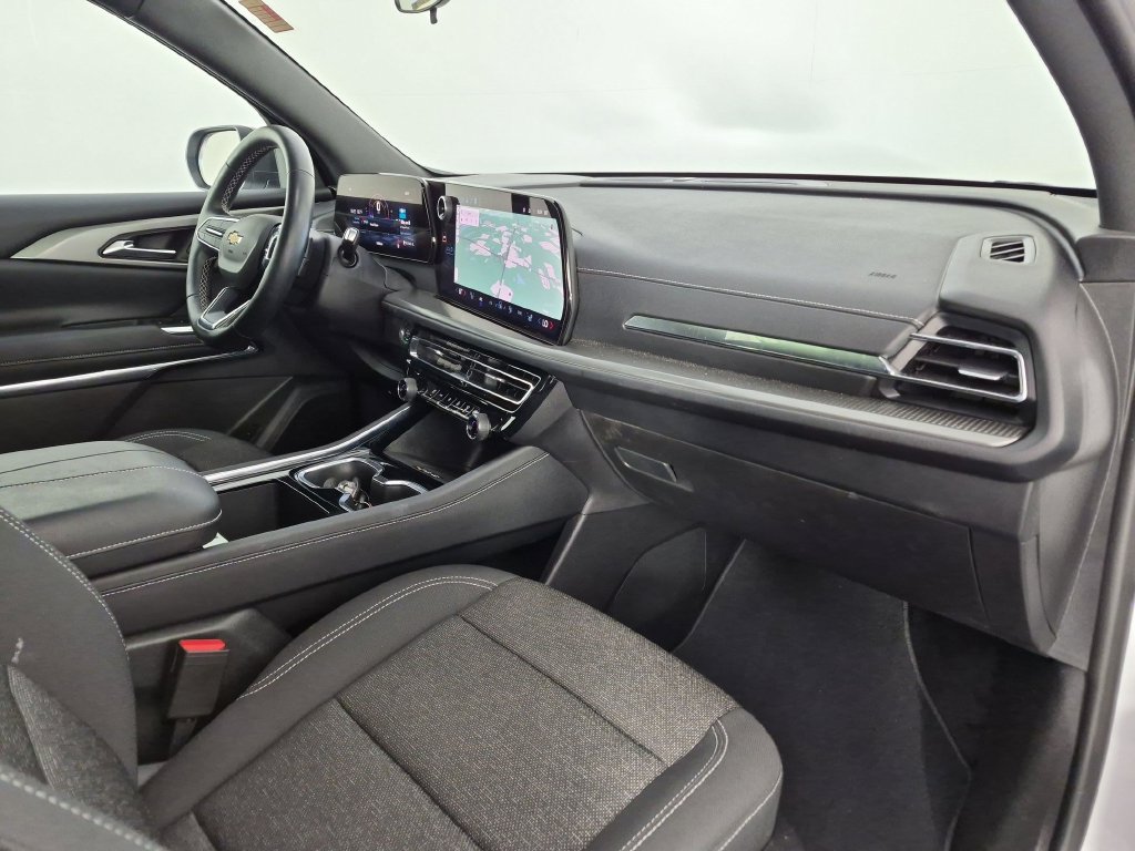 Certified 2026 Chevrolet Traverse LT FWD image 38