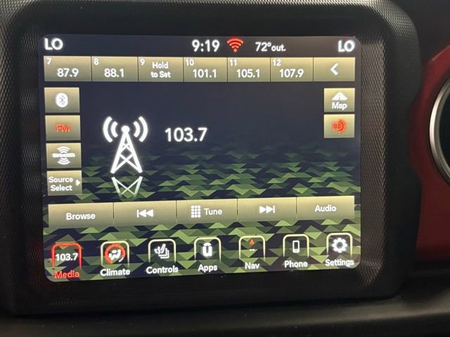 Used 2023 Jeep Gladiator Rubicon w/ Cold Weather Group AWD/4WD image 22