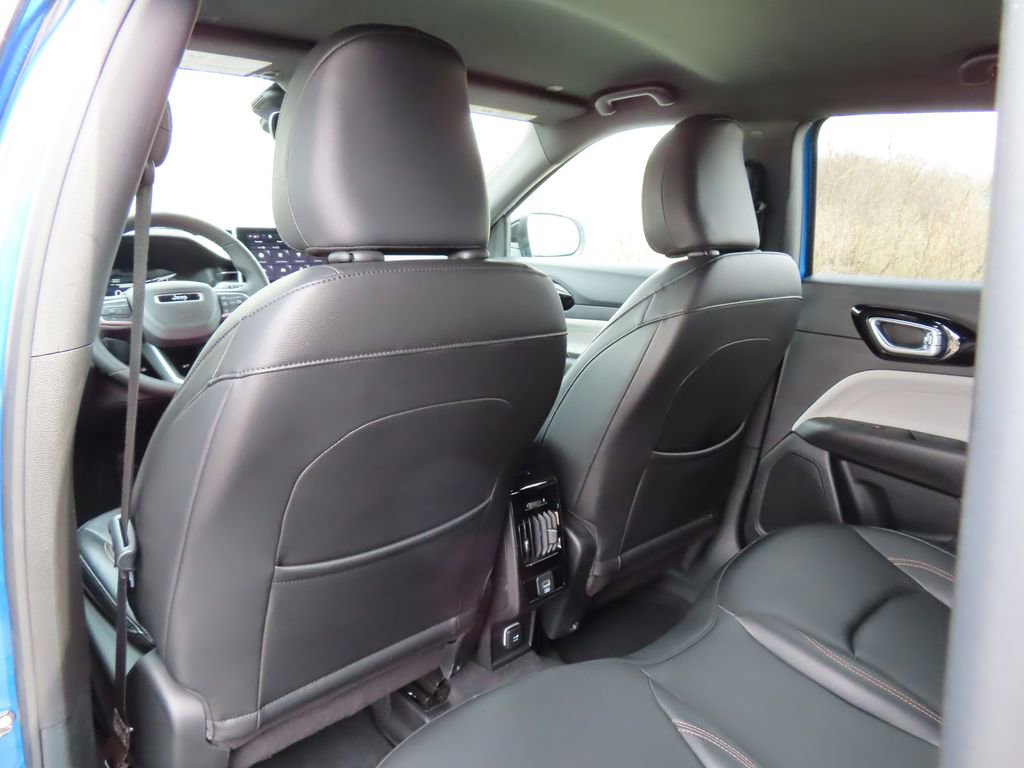 Used 2024 Jeep Compass Limited image 25