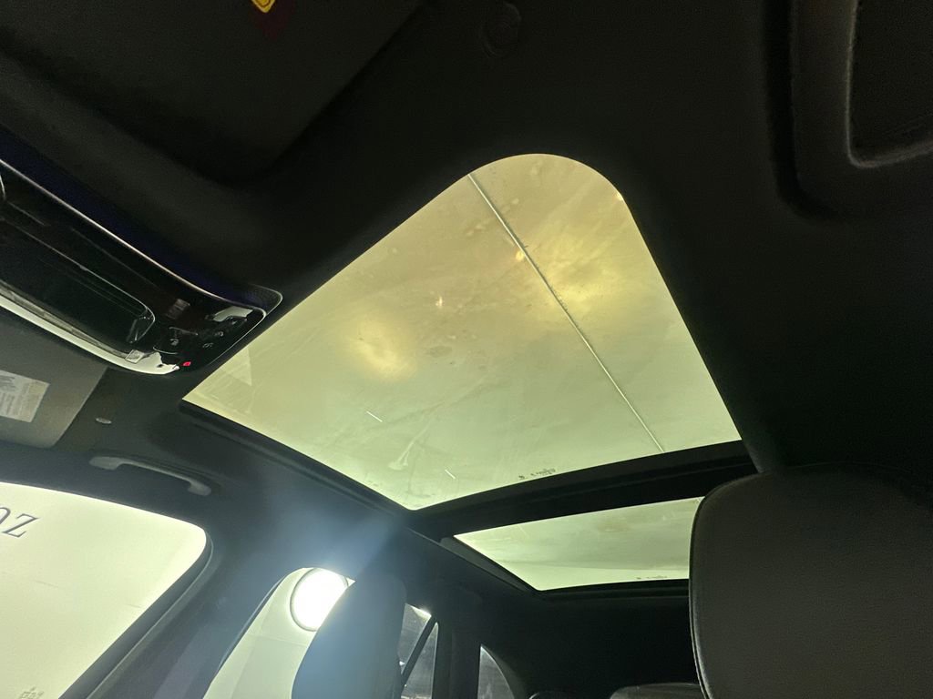 Used 2025 Mercedes-Benz GLC 300 4MATIC image 33