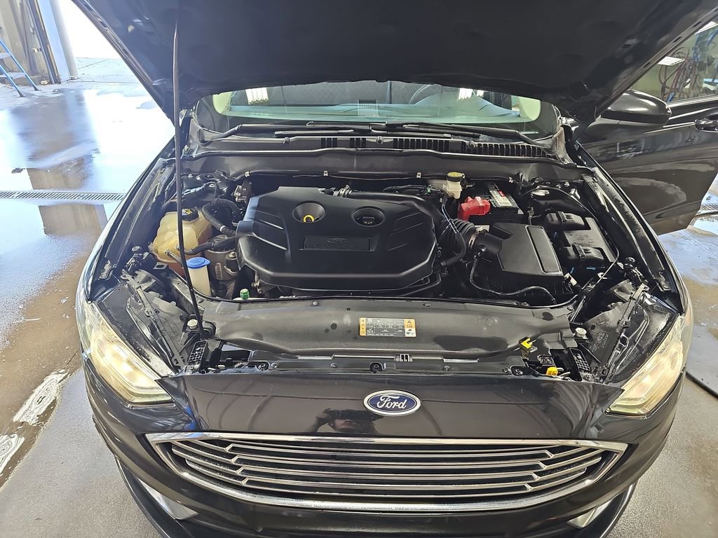 Used 2018 Ford Fusion SE w/ Equipment Group 201A image 28