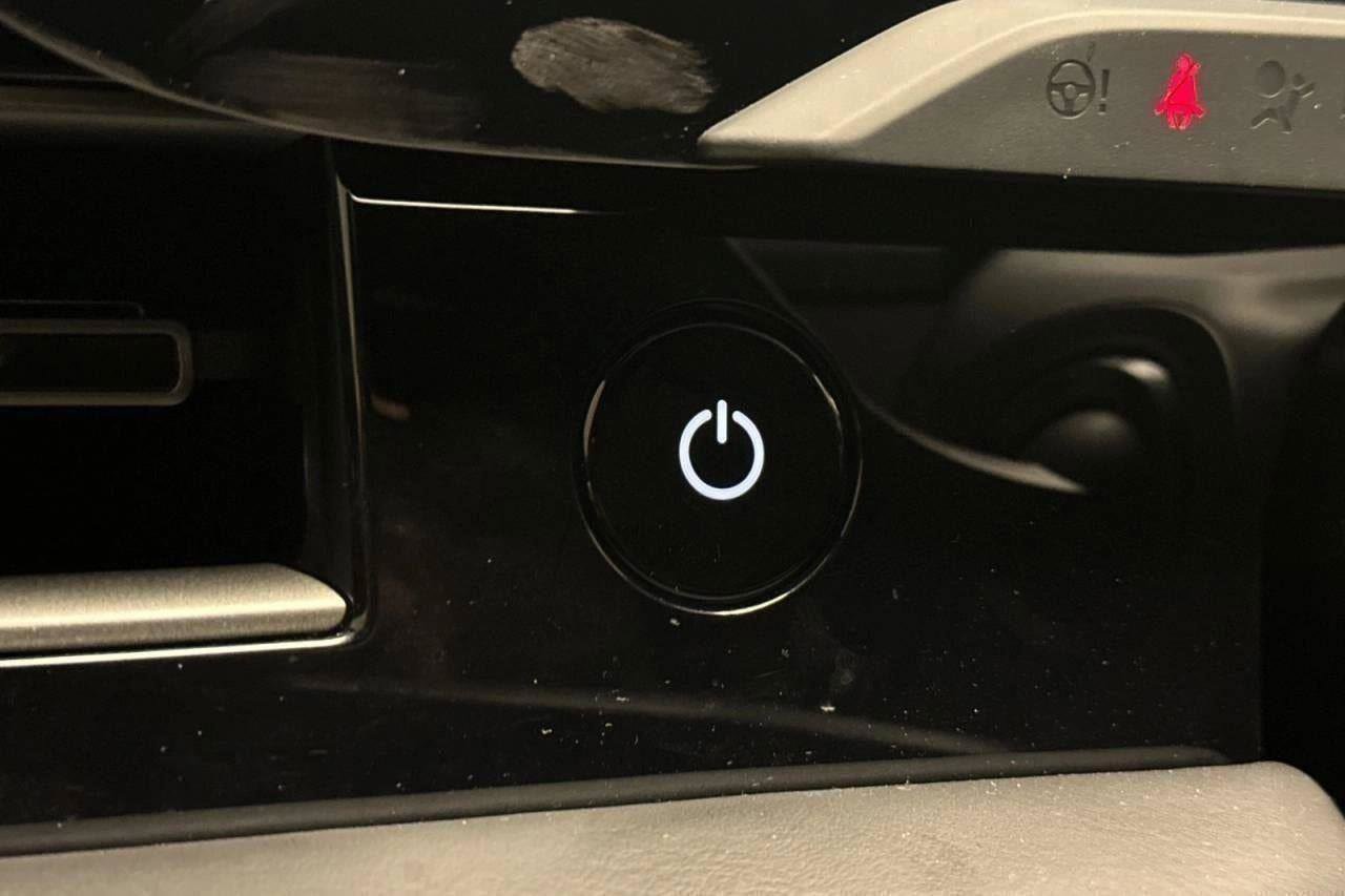 New 2025 Porsche Taycan 4S image 89