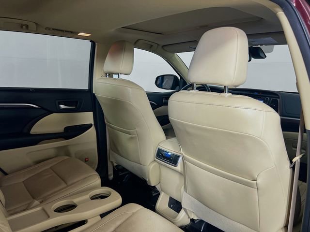 Used 2015 Toyota Highlander Limited w/ Driver Technology Package FWD image 8