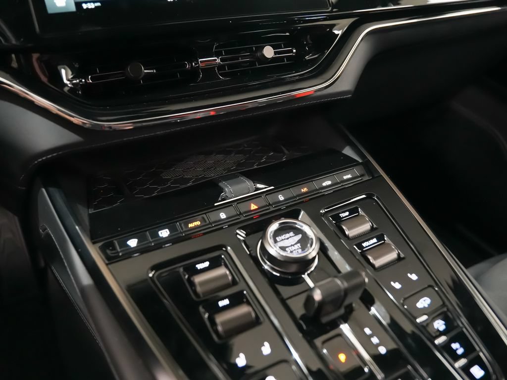 Used 2025 Aston Martin DBX 707 AWD/4WD image 31