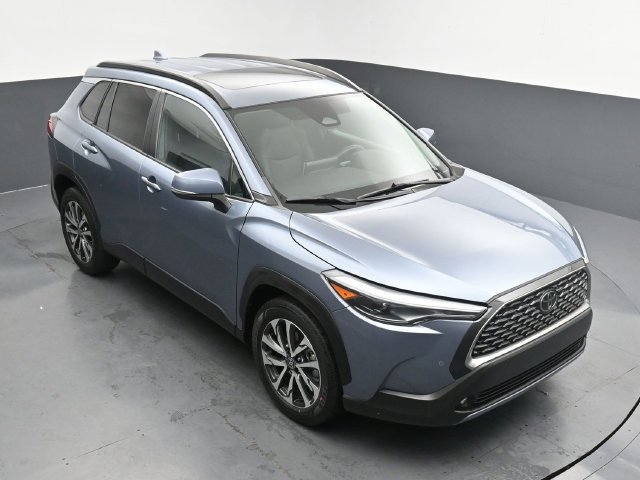 Used 2023 Toyota Corolla Cross XLE w/ Convenience Package FWD image 41