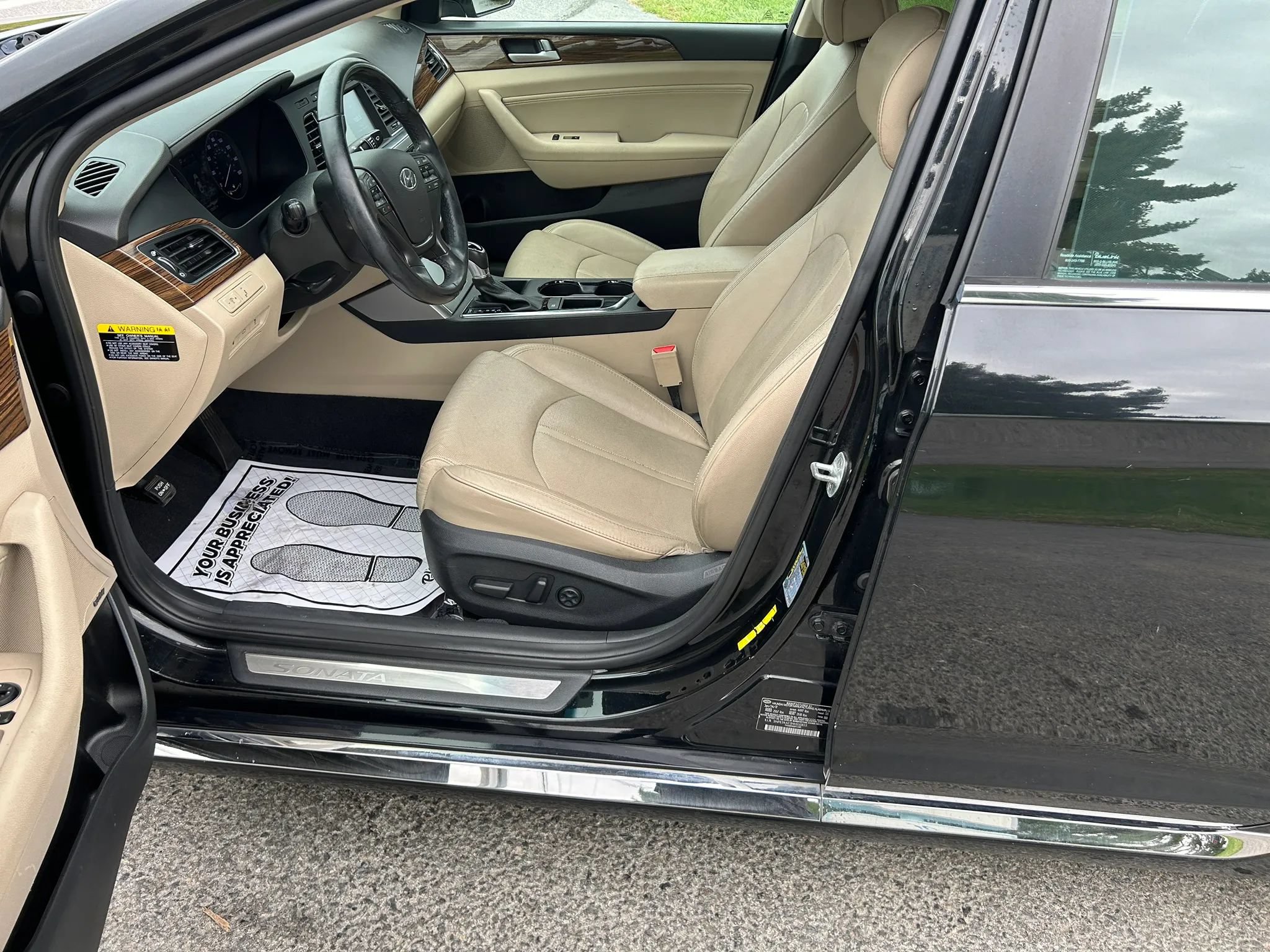 Used 2017 Hyundai Sonata Limited w/ Tech Package 03 FWD image 17
