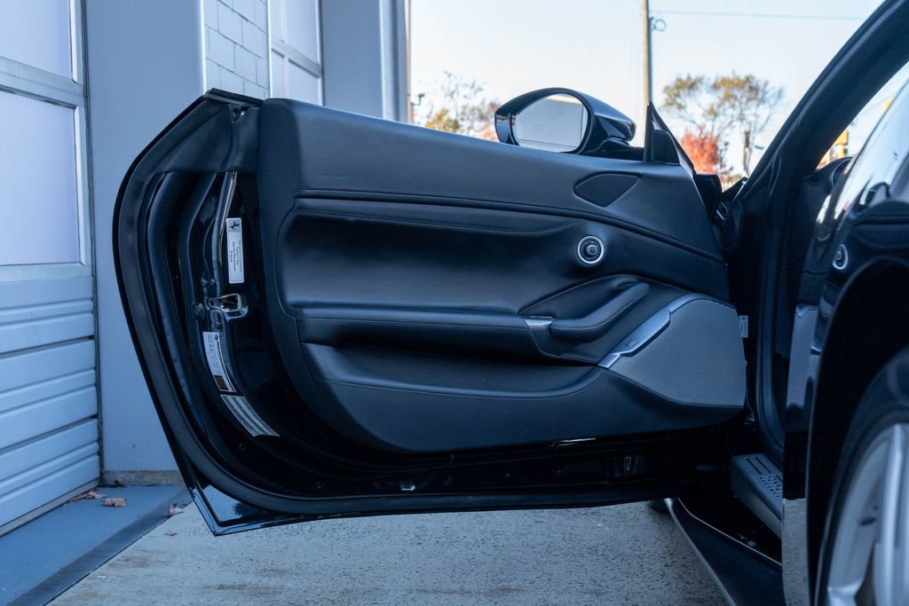 Used 2019 Ferrari Portofino image 26