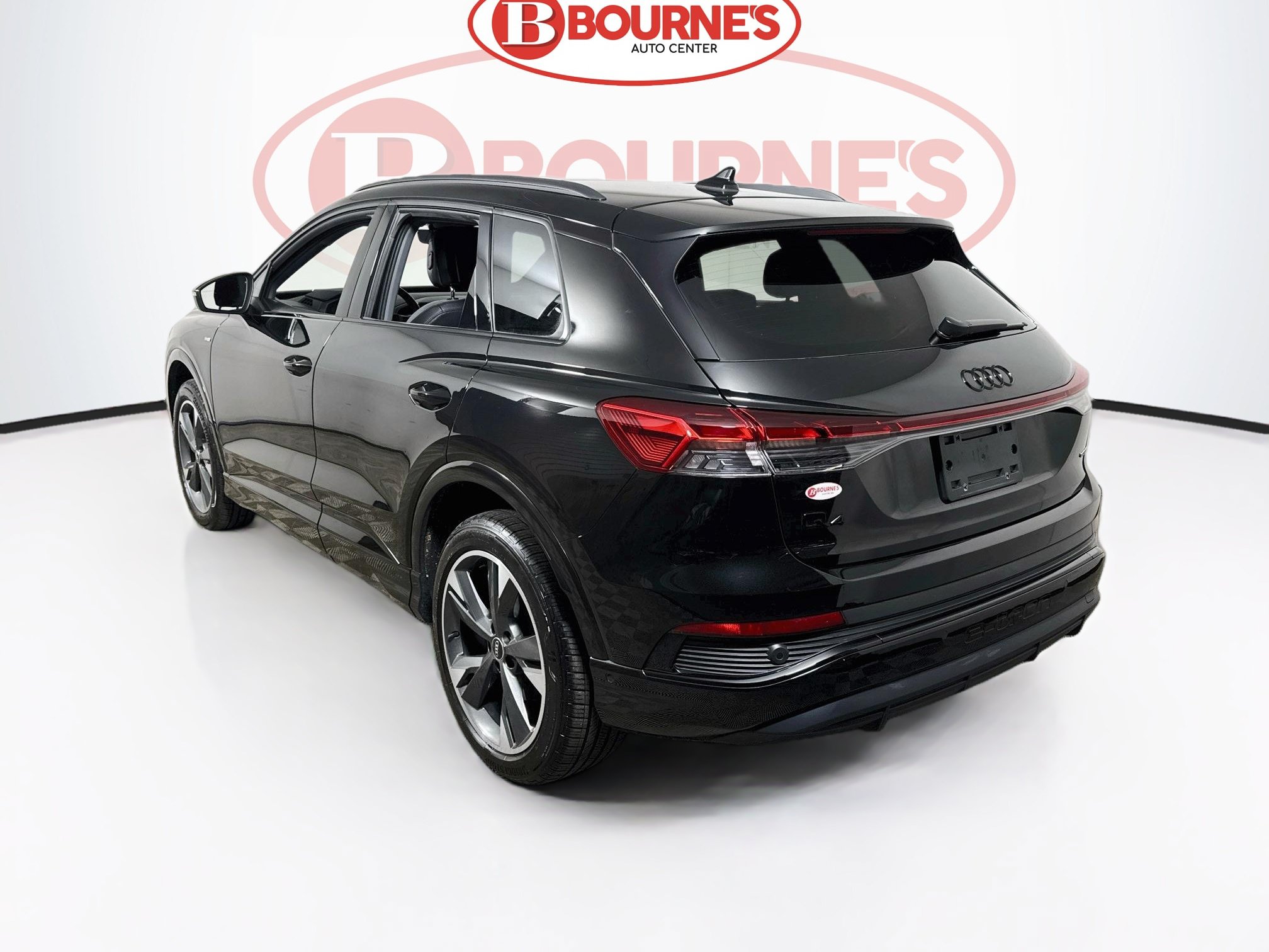 Used 2024 Audi Q4 e-tron Premium Plus AWD/4WD image 9