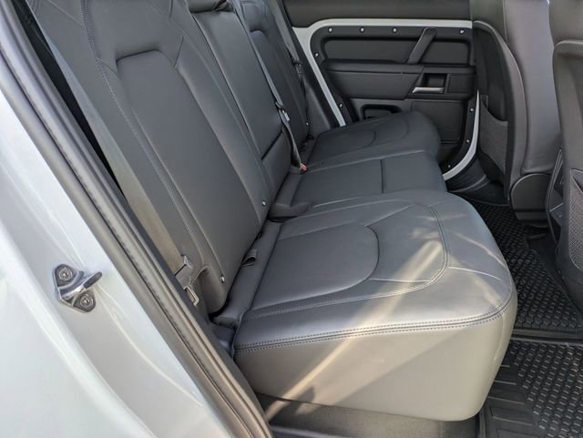 New 2026 Land Rover Defender 110 X-Dynamic SE image 17