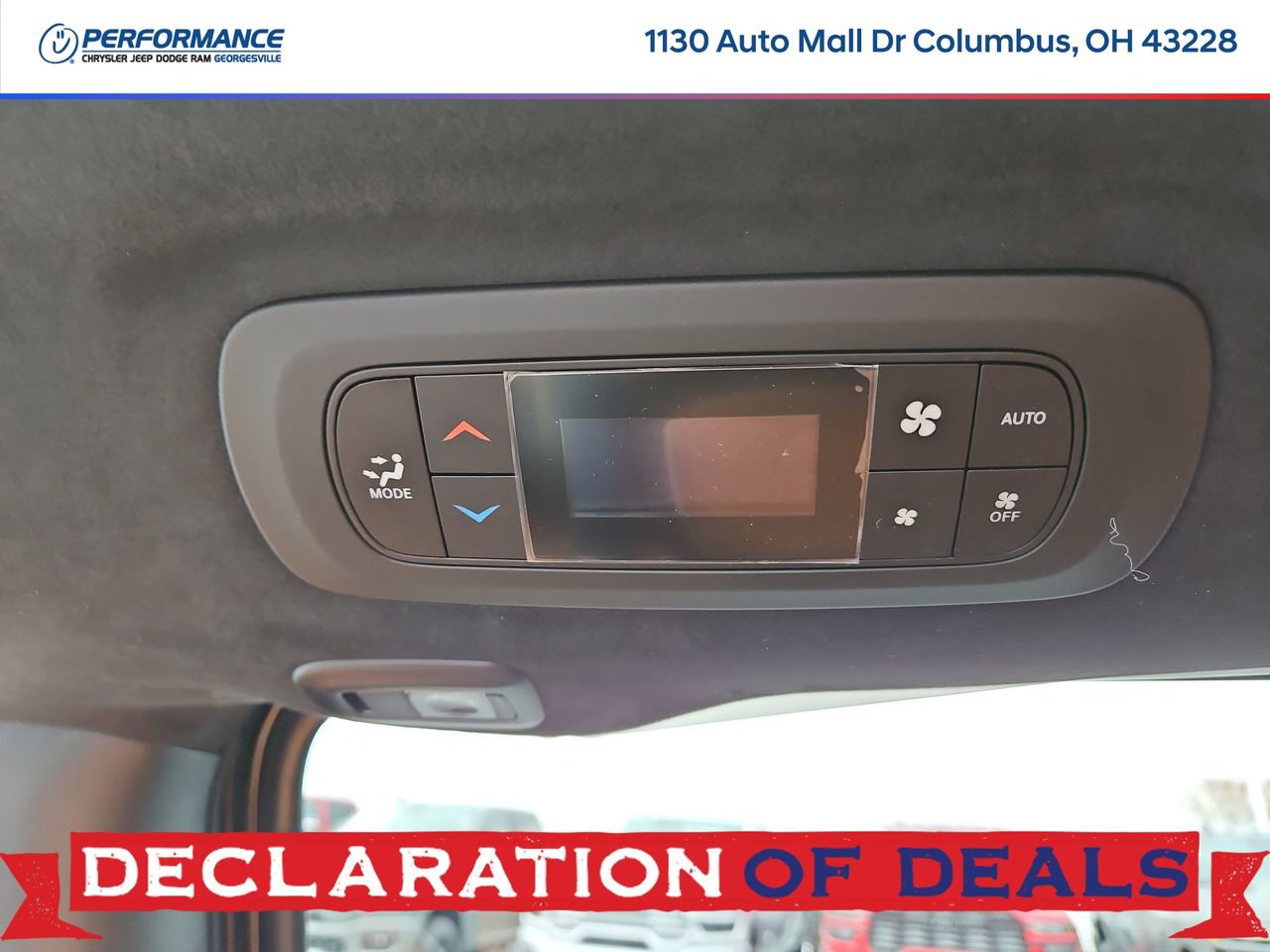 New 2026 Chrysler Pacifica Pinnacle w/ Trailer Tow Group FWD image 18