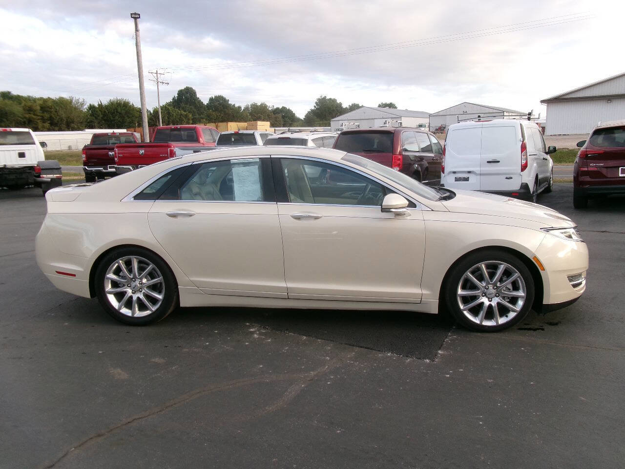 Used 2015 Lincoln MKZ Base 4dr Sedan w/ Equipment Group 102A Reserve image 3