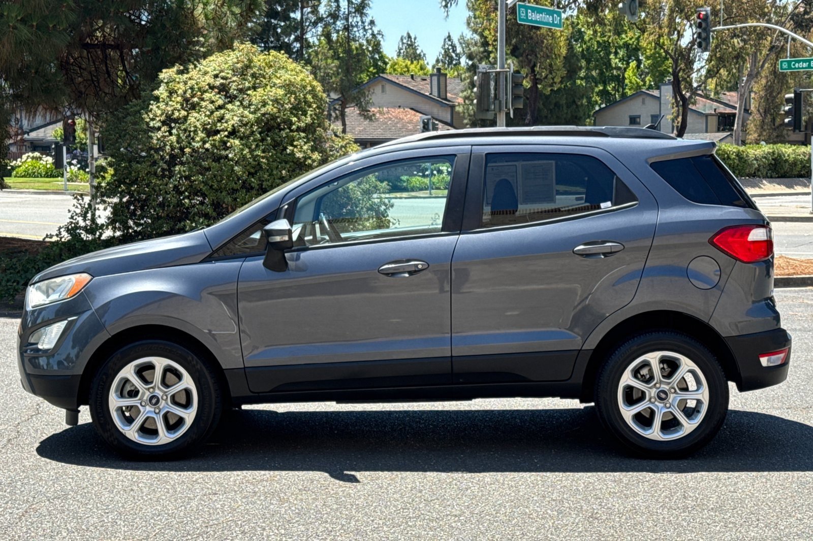Used 2020 Ford EcoSport SE w/ SE Convenience Package image 6