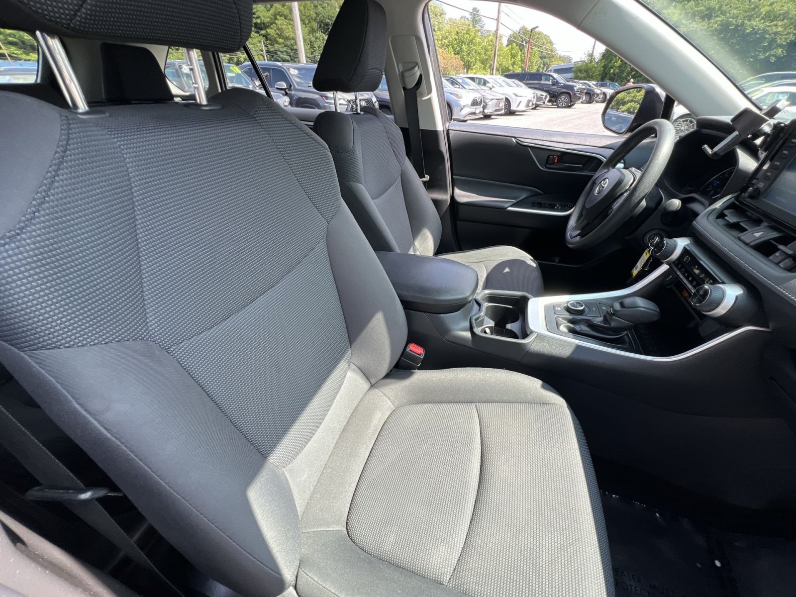 Used 2019 Toyota RAV4 LE w/ Carpet Mat Package AWD/4WD image 24