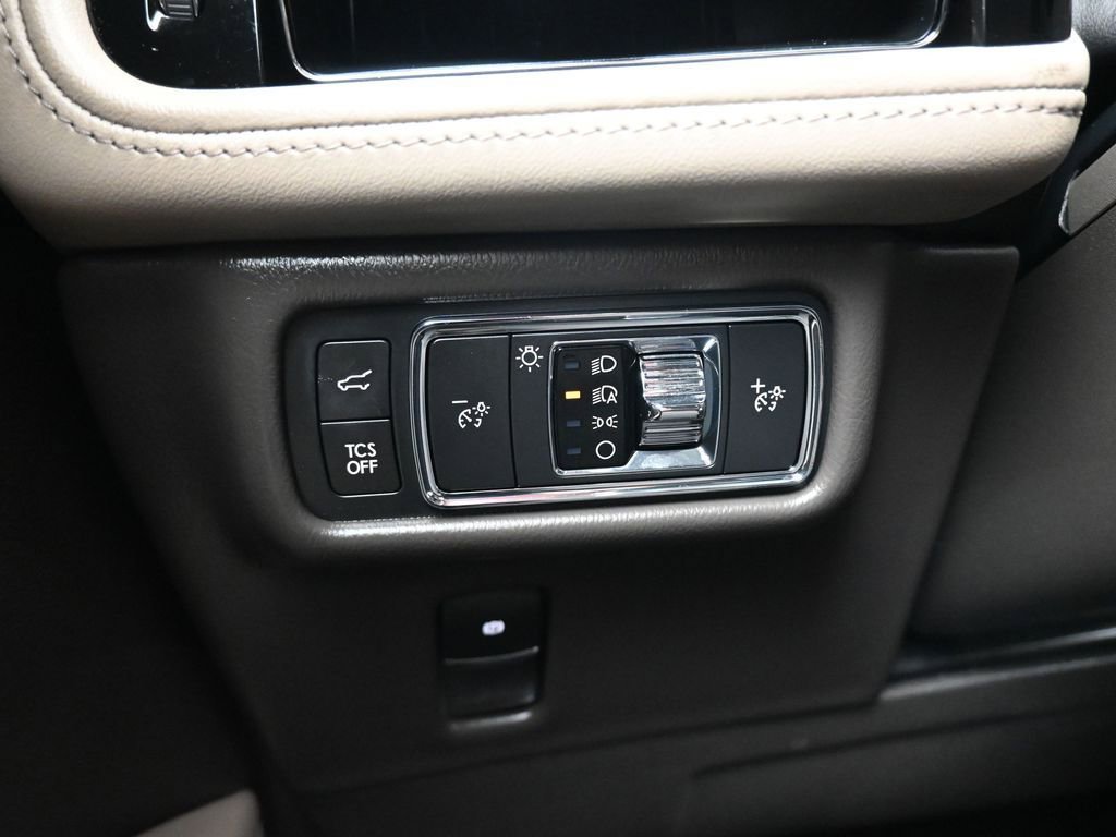 Used 2022 Lincoln Nautilus AWD w/ Premium Package image 26