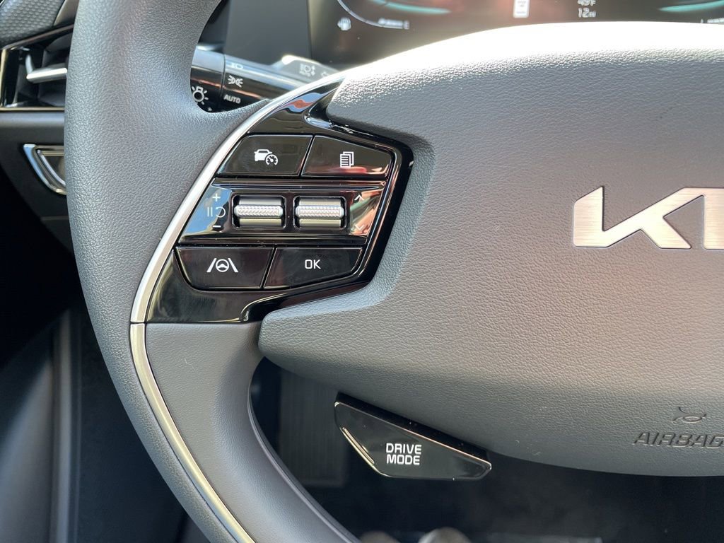New 2026 Kia Niro LX image 23