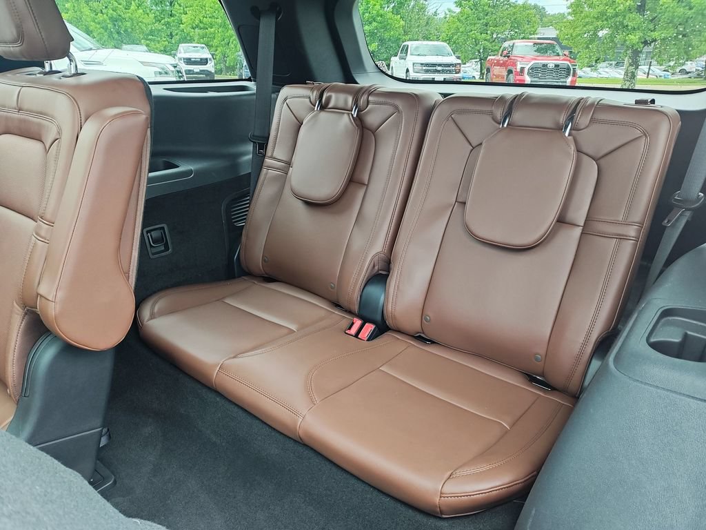 Used 2025 Lincoln Aviator Reserve w/ Equipment Group 201A AWD/4WD image 24